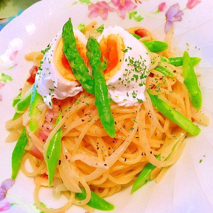 春を味わうアスパラとベーコンのクリームパスタ